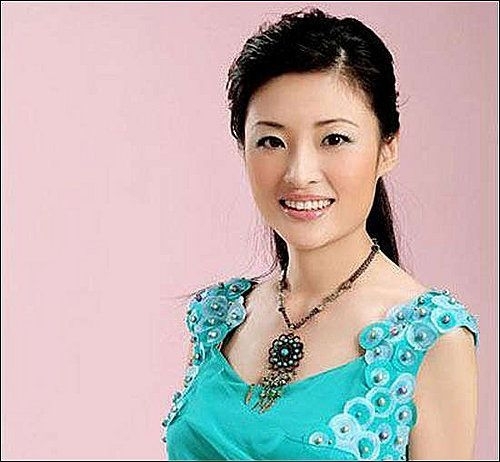 主播一个失误扣200元？ 曝央视主持人收入差距大