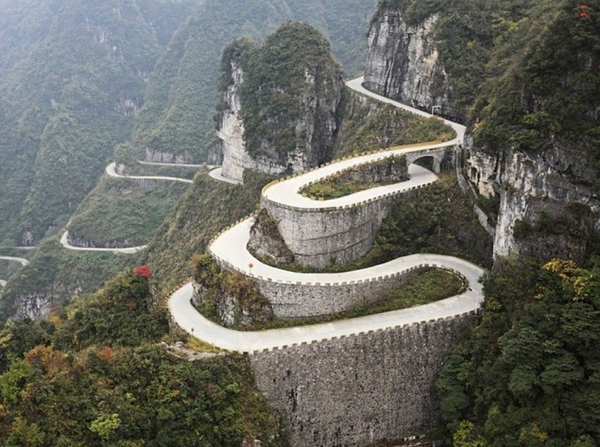 村民自建“窗户”公路:中国郭亮隧道公路|隧道|村民_凤凰旅游