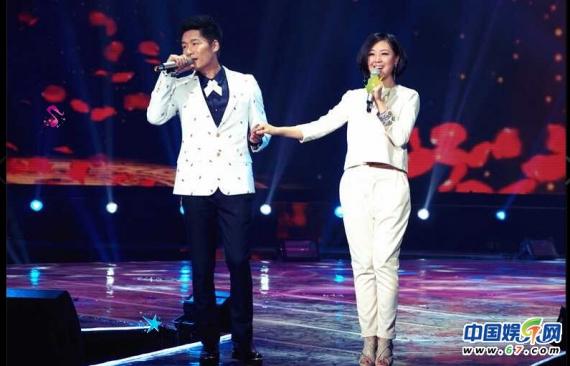 杨梓 陈雅森亮相《回声嘹亮》唱响《幸福的两