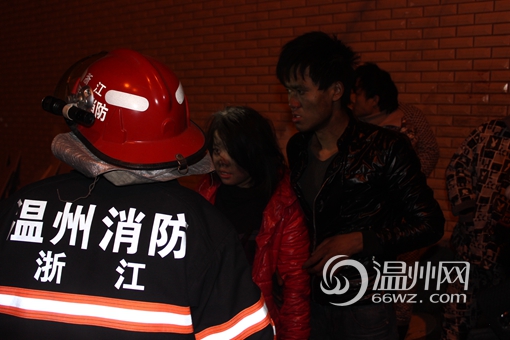 瑞安塘下一厂房突发火灾 十名被困人员获救|火