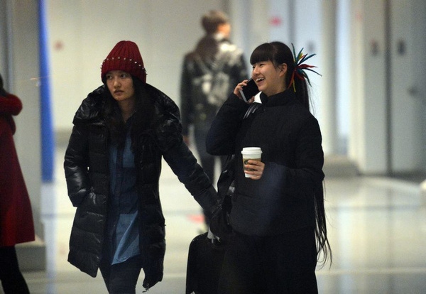 旗穿民族服装来京 夸张发饰怪异抢镜|杨丽萍|发