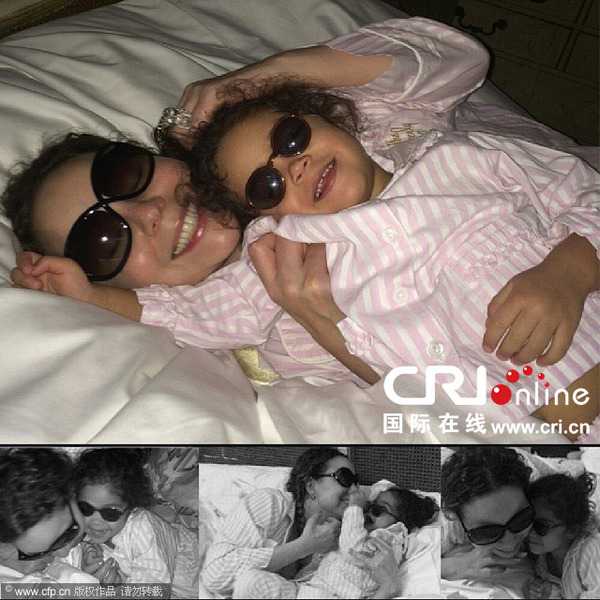 <em>玛丽亚·凯莉</em>曝光生活照 与<em>孩子</em>一起自拍俨然