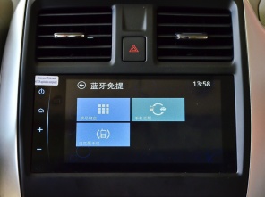 【注：由于此次试驾车并没有选配DA系统，上图为选配DA系统车型的实拍图片】