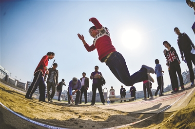 南开大学举行2014年自主招生面试 考题跟热点