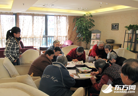 89岁老人福利院里当经理 沪社会工作瞄准社