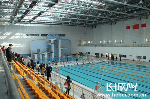 沧州游泳馆今日开幕 "水滴理念"成新"标志"
