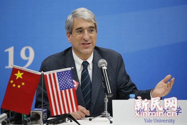 耶鲁新校长:中国学生更擅长理解宏观背景|学生