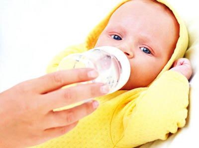 婴儿摄入过多蛋白质或长期影响新陈代谢-中国