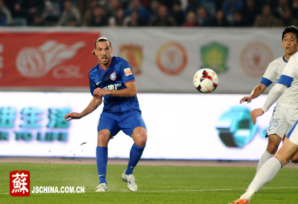 德扬斩获中超首球 江苏舜天2:1胜哈尔滨取赛季