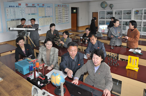 朝鲜4月1日开学实行12年制义务教育(图)|学生