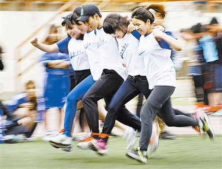 留学生运动会开心开眼 游戏中了解中国传统文化