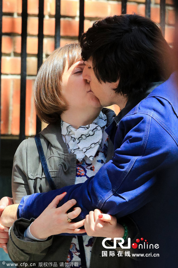 莉娜·杜汉姆<em>穿短裤</em>露大象腿 被德利弗贴面表