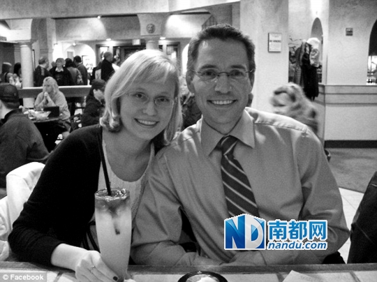 贾森&middot;帕吉特12年前头部遭重击后突然拥有了非凡的数学才能。图为帕吉特和妻子在一起。