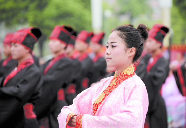 龙里县人口_龙里县的人口民族(2)