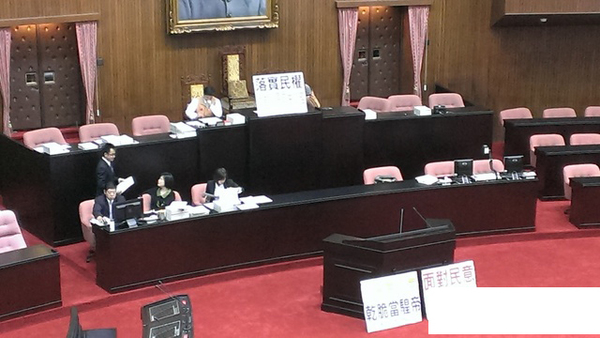 中国台湾网5月13日消息 据台湾媒体报道,台"立法院院会"今天排定处理