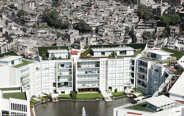 实拍墨西哥惊人贫富差距:贫民窟与富人区仅一