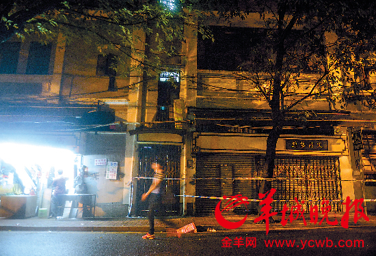 文昌北路民居发生内部坍塌，城中还有多少类似失修老房无人知 羊城晚报记者 周巍 摄