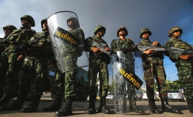 5月22日，泰国曼谷，泰国士兵在街头巡逻。图/CFP