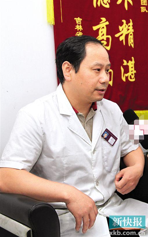 双胞胎姐妹豪掷100万隆胸 打造明星事业线人