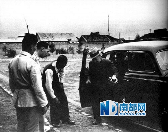 1946年10月3日，军事法庭派法庭副官率特务营班长及士兵7人，将南京大屠杀案主犯谷寿夫由上海押至南京。