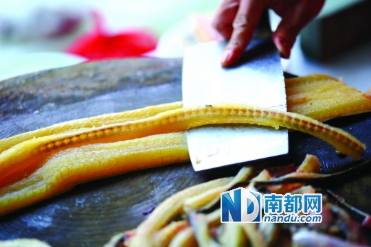 刀功是烹饪杜龙的一大关键。