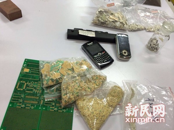 1吨旧手机炼400克黄金 交大教授垃圾中淘金
