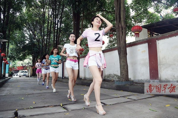 高清:真实的“明星养成游戏”:明星是这样养成的_凤凰资讯