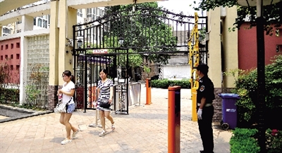 郑州小区保安流失严重 物业公司在潜规则中生