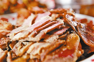 面鱼4鬼猜一成语_有关鱼的成语猜图(3)