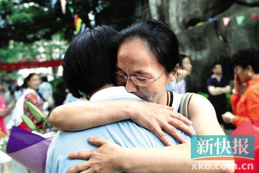 有人求安慰,有人求清净 宁愿“抱头痛哭”别责备|家长|爸爸_凤凰资讯