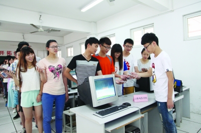 工学院推点名新方法 学生课前扫二维码签到|学