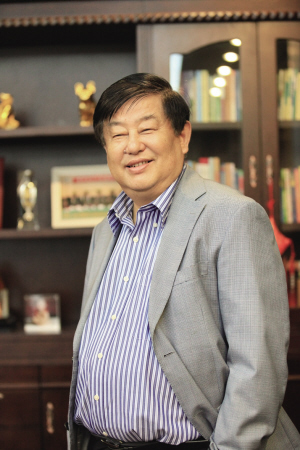 他是江苏企业家的一棵常青树|产业|家具城