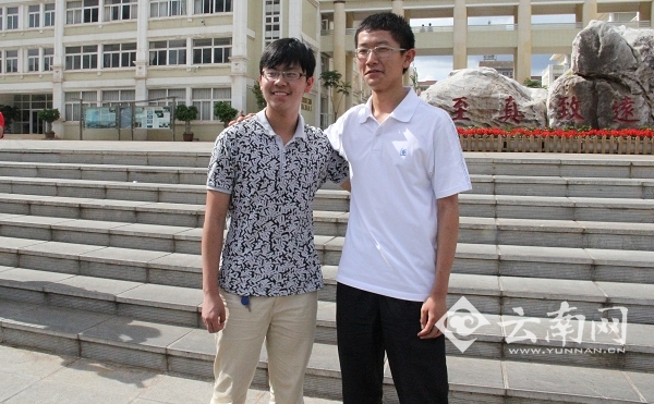 安宁中学好哥俩分获云南理科状元榜 成绩仅相