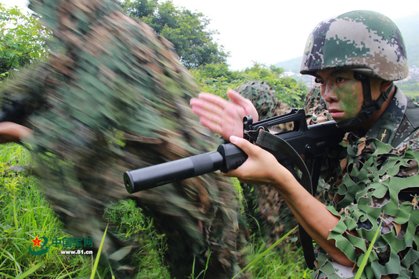 南京军区侦察兵配05式冲锋枪深山砺兵|侦察|部