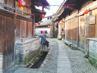 漫步千米古街,安逸闲适的乡村让浮躁的内心沉静下来。
