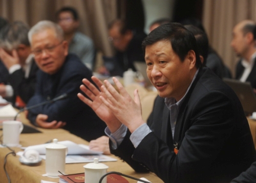 资料图片：2012年3月，时任市高院院长的应勇在上海两会上发言