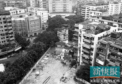 ■广州地铁8号线北延段西村站因为三栋四户住户拆迁协议没有达成而造成施工延期。