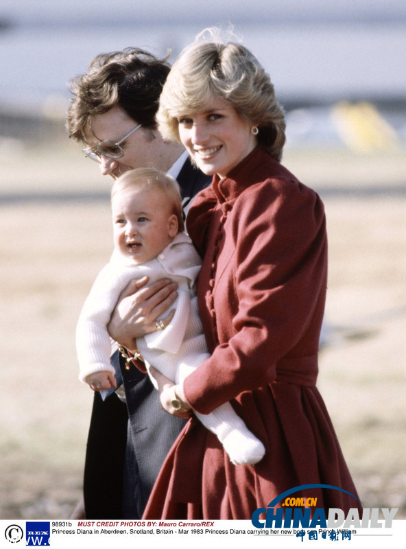 1983年,1岁的威廉王子,眉眼跟乔治很像。(图片来源:东方IC)