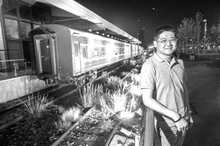 在徐汇滨江,这里曾有一片居民区,有老南站,有码头。孙慧明11岁回到上海后就住在那一带