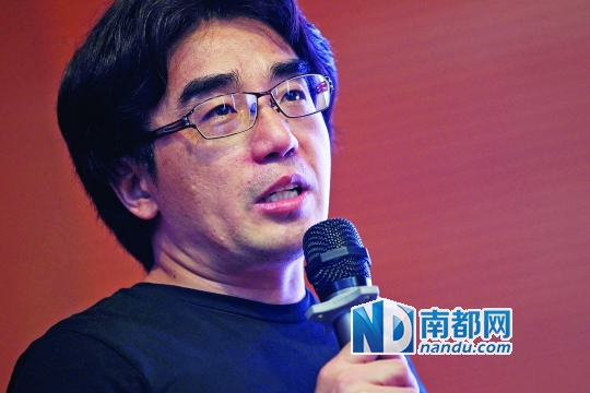 魏朝勇教授演讲“从《野玫瑰》和《色戒》看民国往事”。南都记者 徐文阁 摄