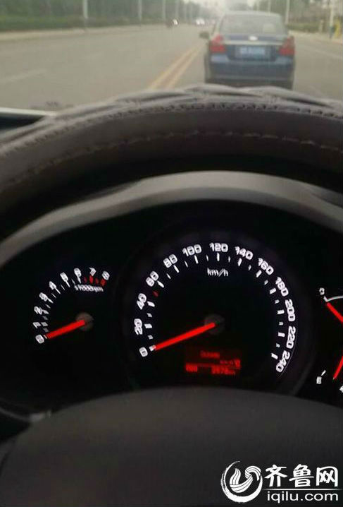 车子行程过程中,曾出现仪表盘不工作的情况