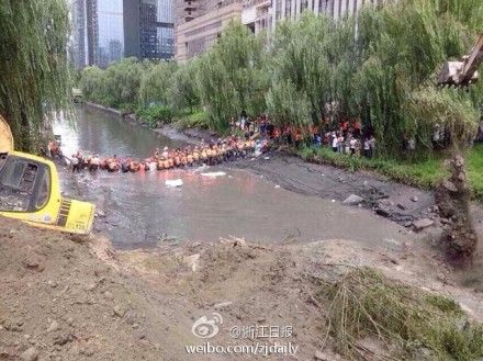 杭州地铁4号线施工过程出现塌方透水。