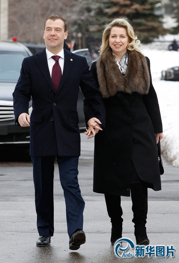 俄总理梅德韦杰夫与妻子斯韦特兰娜 来源:东方IC