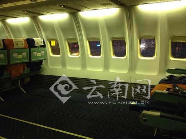 飞机已拆下座椅随时待命