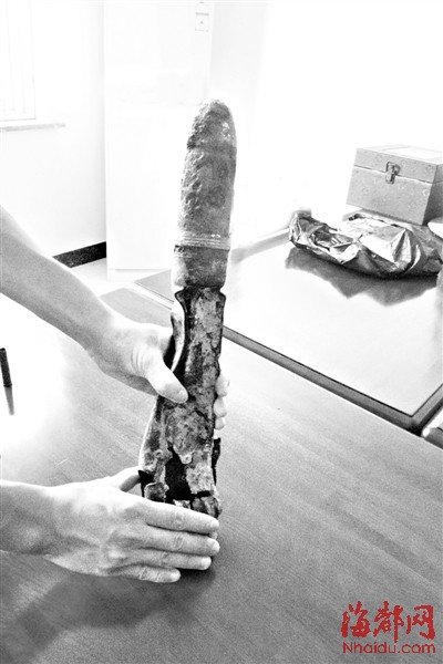 黑岛附近海底打捞起的经远舰炮弹