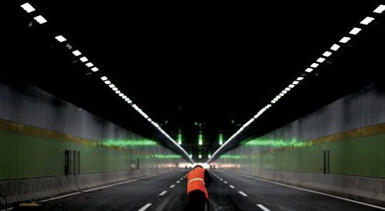 新草海隧道，修建难度特别大。马洪波 摄