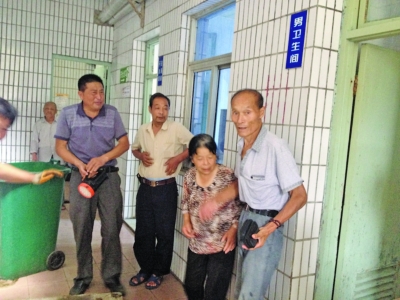 患者如厕,5800元救命钱掉坑里了医院杭师傅苦