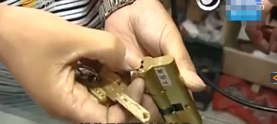 王师傅推荐叶片结构的安全锁（视频截图）