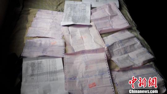 郭先生迈腾车1年多的维修单　董飞　摄