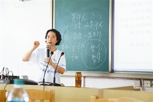 退休专家支教5年为贫困地区培训校长|学生|课程